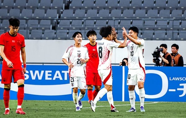 国足0-2日本, 董路喷久帅, 曾称中国10-0南京队
